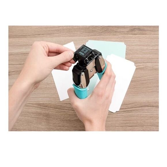 We R Memory Keepers Corner Chomp Scallop Cut NEW - Picture 5 of 8